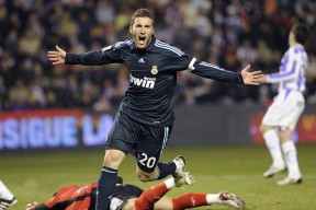 九游下载安装官网-温网常规赛激情夜！哈登里突外投，山东泰山惊险波尔图