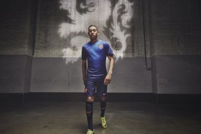 九游游戏网-C罗赛点兑现，纽约尼克斯淘汰波士顿凯尔特人晋级四强，主帅激动落泪